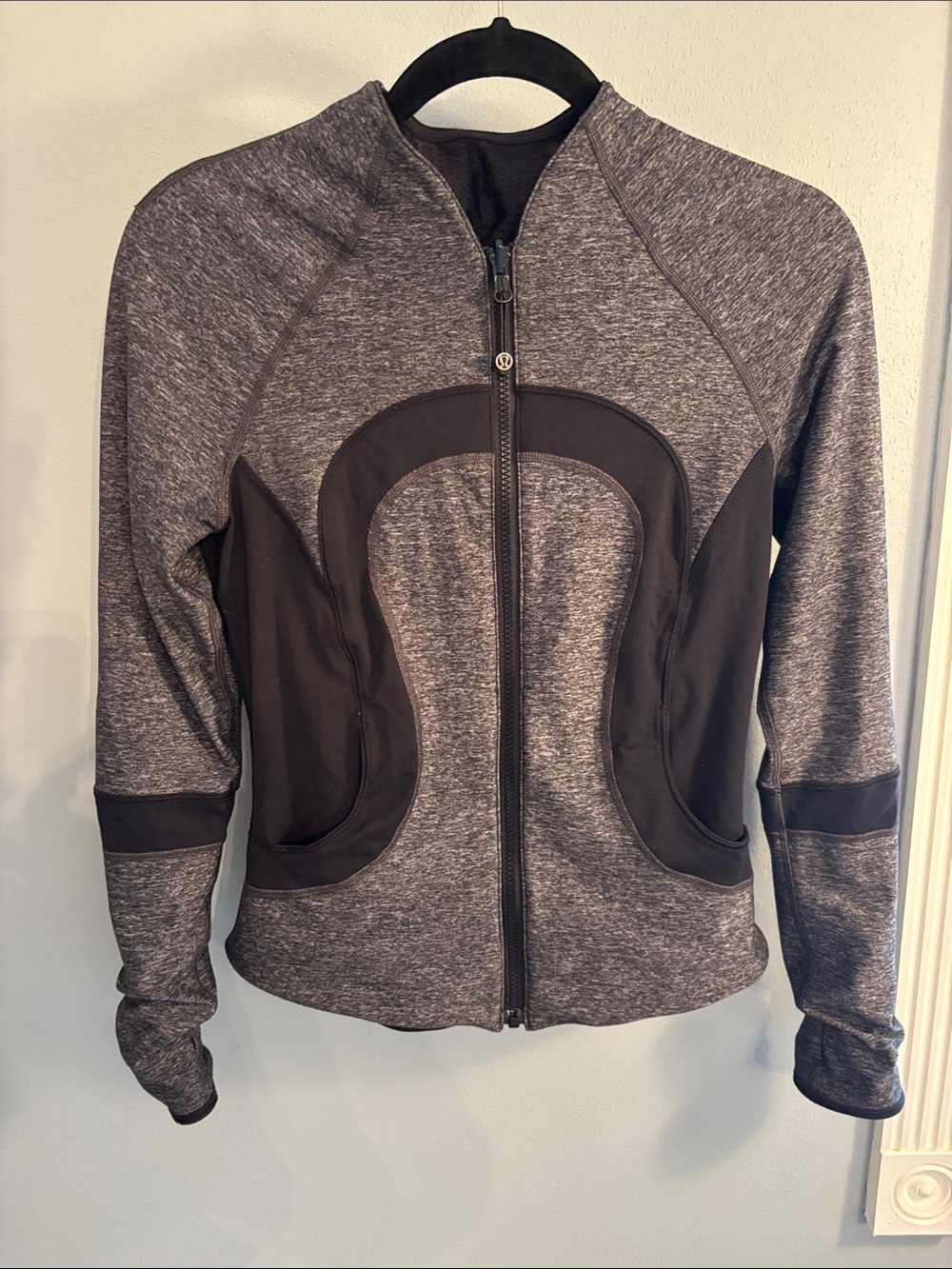 lululemon Reversible Define Gray and Black Full-Zip Jacket, SZ 2-4 yoga, running